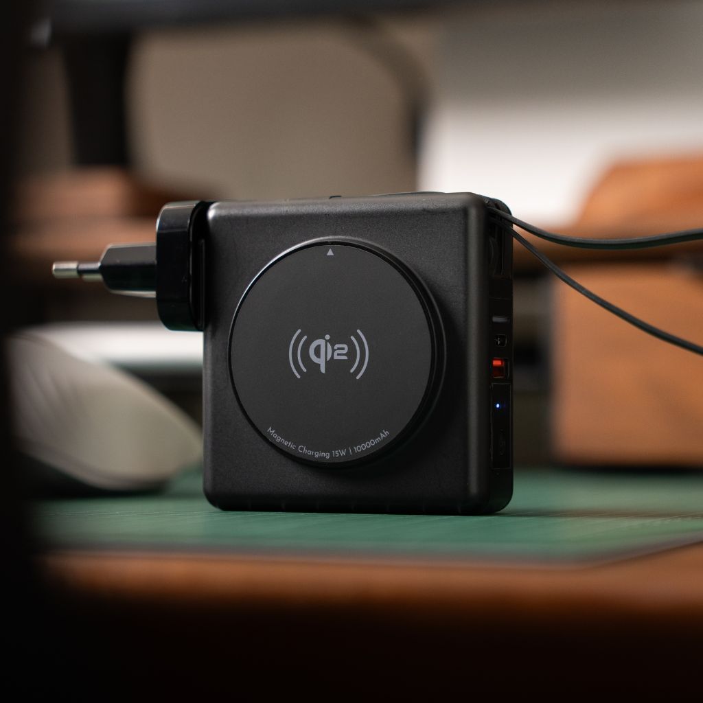 MagBank Universal Qi2